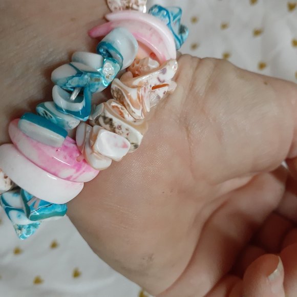Colorful Sea Shell Bracelet - Picture 2 of 2